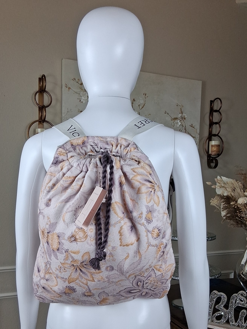 New Victoria's Secret Convertible Floral Drawstring Backpack Beach Towel- Bags - Picture 14 of 15